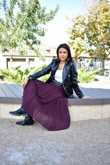 Falda encaje burdeos