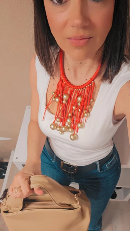 Collar bolas espacio coral