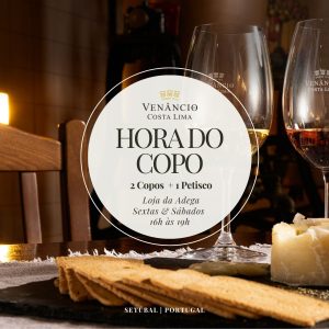 "A Hora do Copo" Datas: de 24/07 a 29/08 Às sextas e sábados na Loja da Adega Das 16h às 19h Tábua: Petisco regional para picar + Pão Caseiro + 2 copos de Vinho O vinho servido durante este período, estará com um valor de promoção. Marcação prévia e/ou sujeito a disponibilidade. Valor/pax: €6,0 (Iva incluído)
