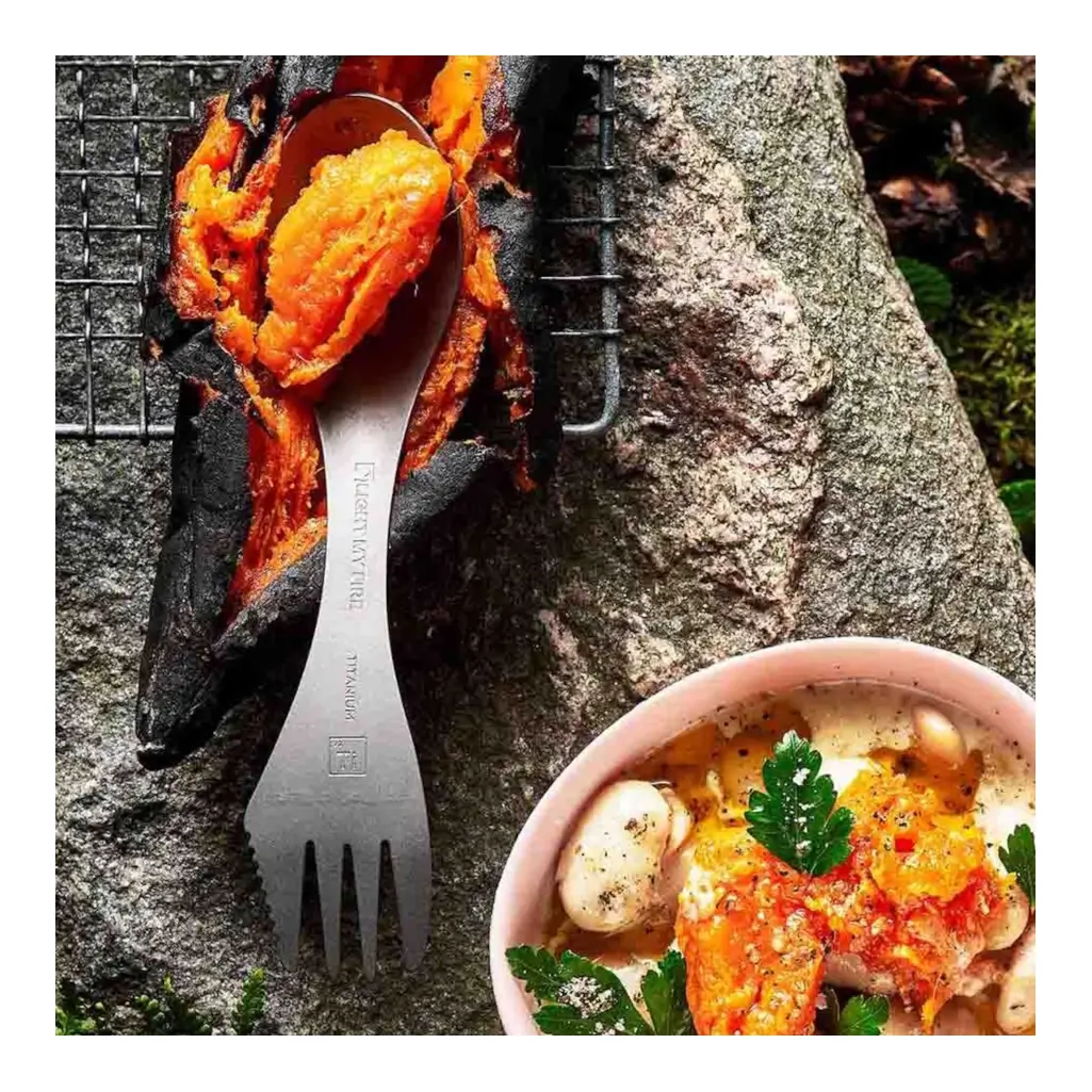 Spork Titanium in gebruik 1