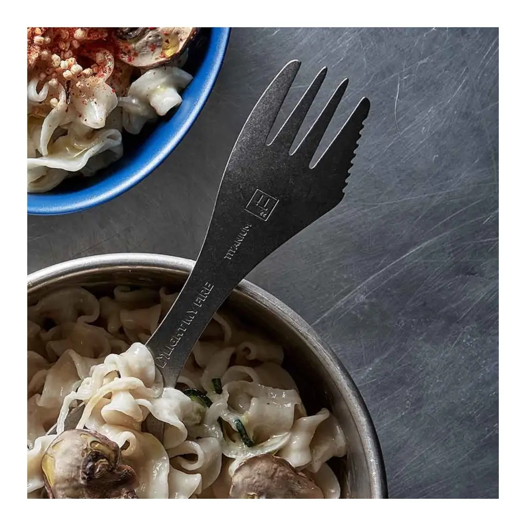 Spork Titanium in gebruik