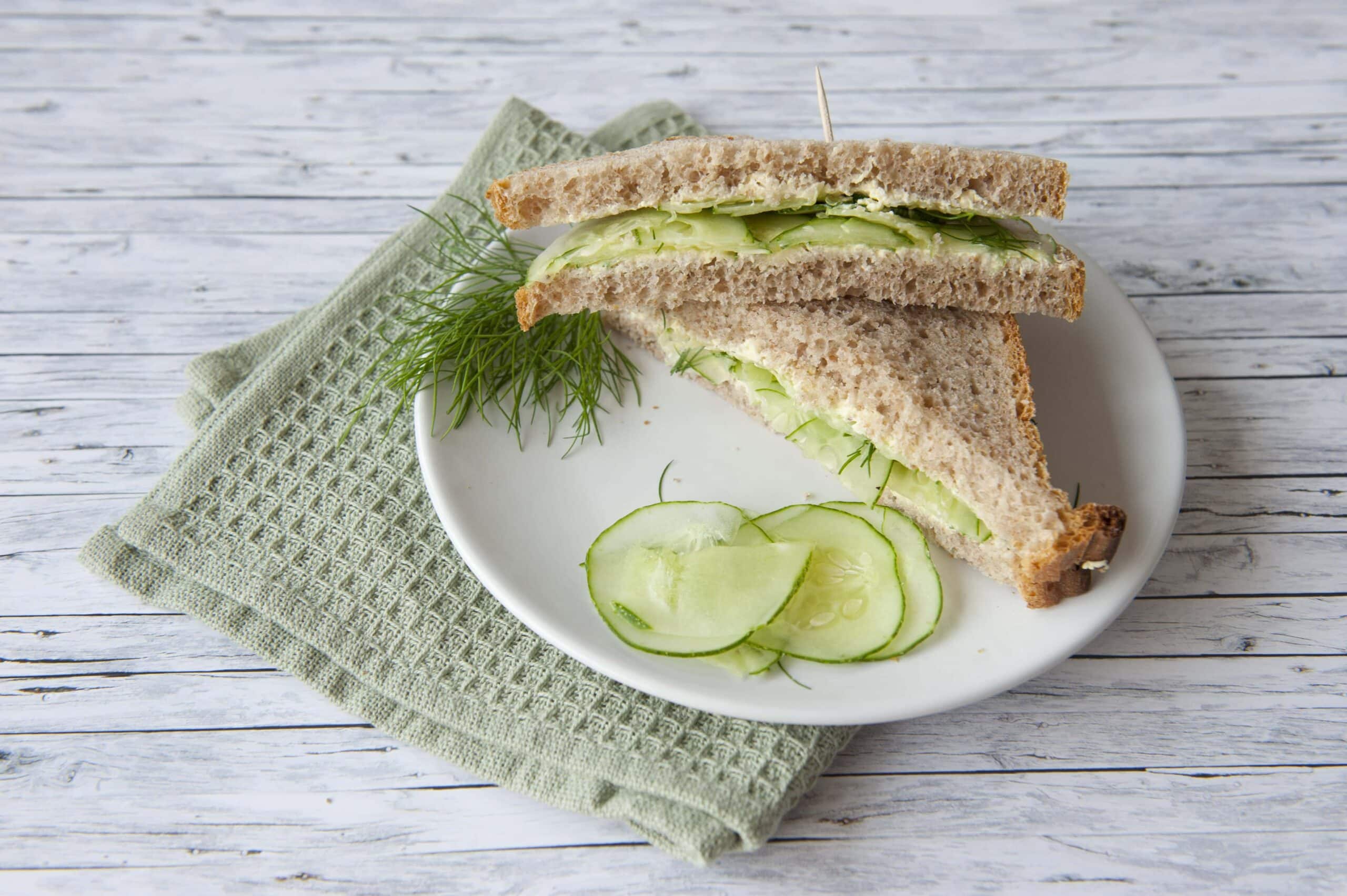 Gurkensandwich