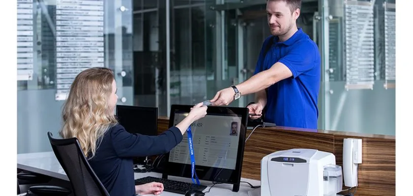 كيفية اختيار نظام إدارة الزوار المناسب في السعودية