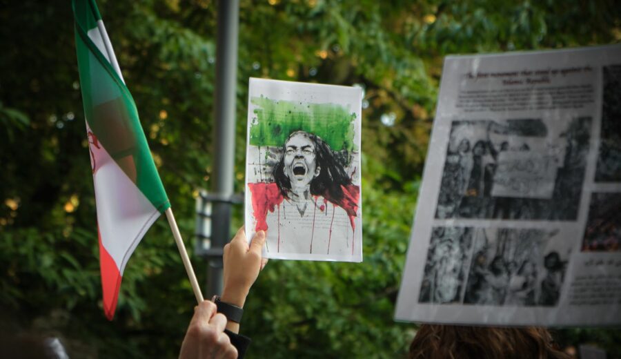 Iran Mourns Slain Leader Amid Calls for Trump’s Death