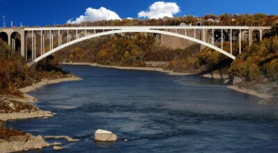US-Canada Bridge Opens Amid Trade Tensions