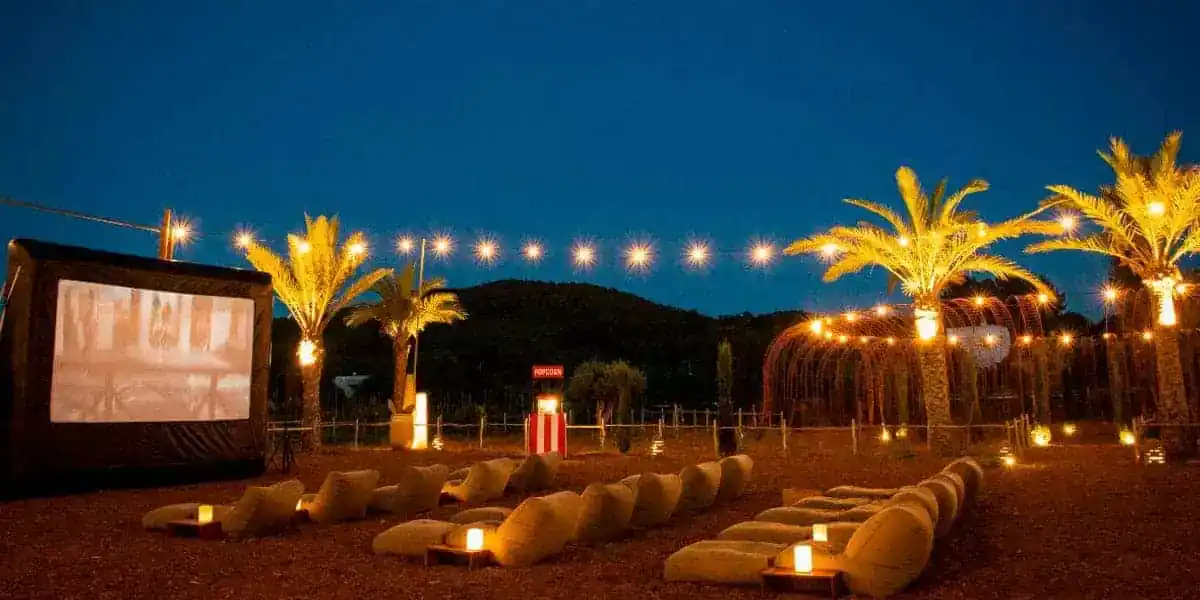 Cine bajo las estrellas en Atzaró Agroturismo Hotel Ibiza
