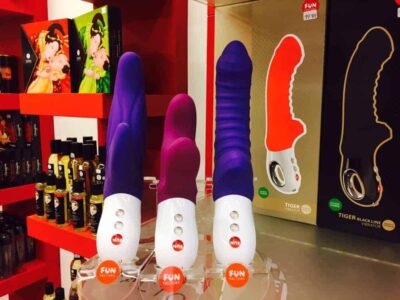 Erotic & Chic
