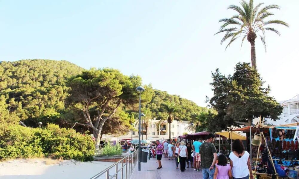 Mercadillo hippie de Cala Llonga