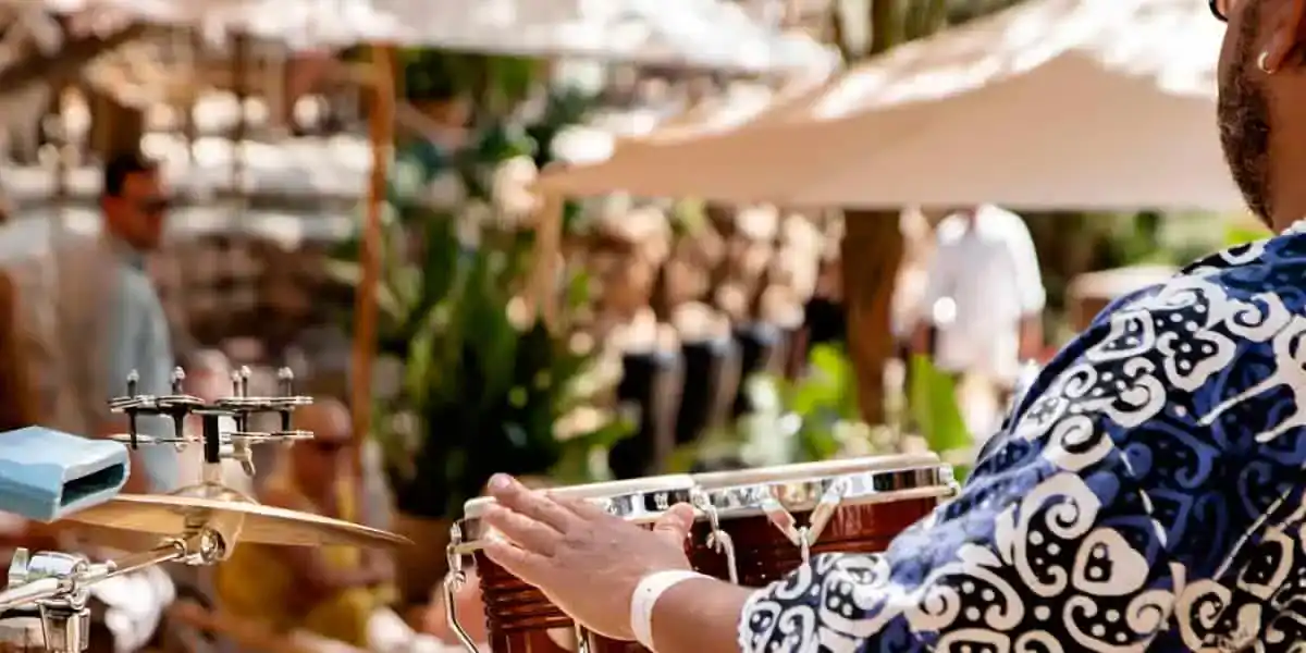 Música y deliciosa gastronomía en Cala Gracioneta