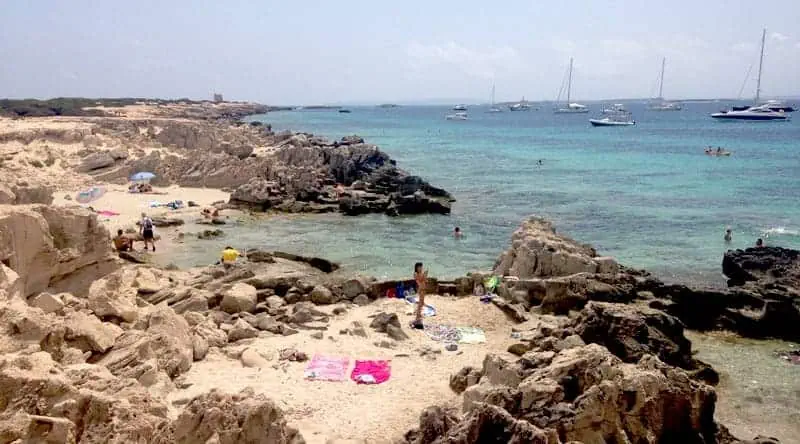 Las mejores playas nudistas de Ibiza