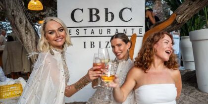 CBbC Cala Bassa celebra 15 veranos como icono imprescindible de Ibiza