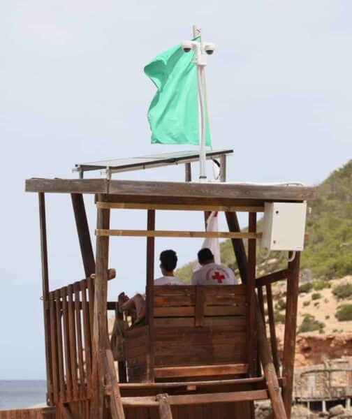 Benirràs tiene la primera cámara para controlar el aforo de la playa