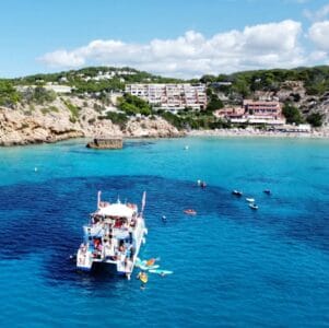 Excursión en barco a Es Vedrá con Capitán Nemo - Daytime