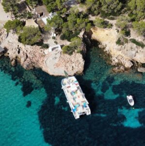 Excursión en barco a Es Vedrá con Capitán Nemo - Daytime