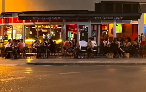Es Vermell Café