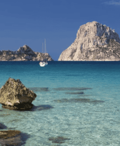 Vuelta a Ibiza en bus con visita a Hippy Market Punta Arabí