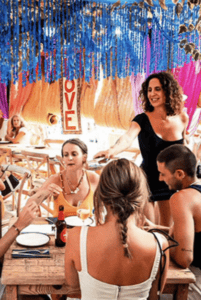 Vuelta a Ibiza en bus con visita a Hippy Market Punta Arabí