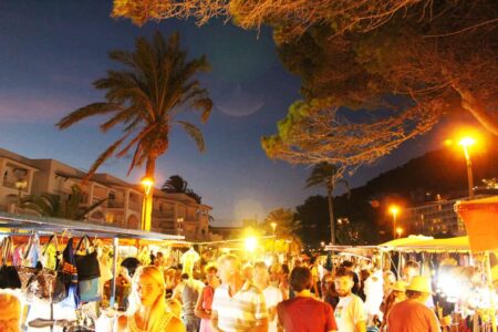 Mercadillo hippie de Cala Llonga