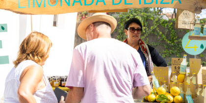 Mercadillo de Es Canar - Hippy Market Punta Arabí
