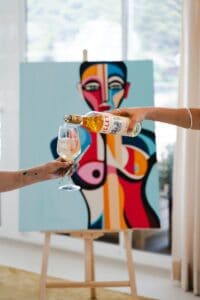 Paint & Sip Experience con Sarah Main en Sun & Moon