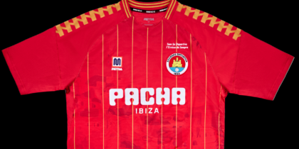 La Fundación Pacha lanza la nueva camiseta de la SD Ibiza