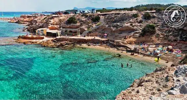 ¡Chiringuito Cala Escondida Ibiza busca camarero!