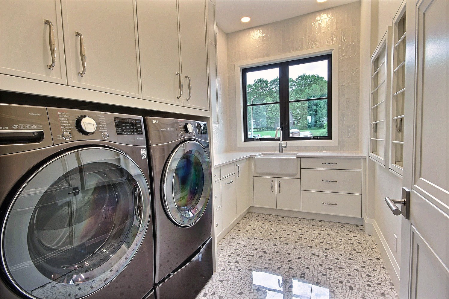 210187310 1963533263815245 7805245123450932008 n 1963533257148579