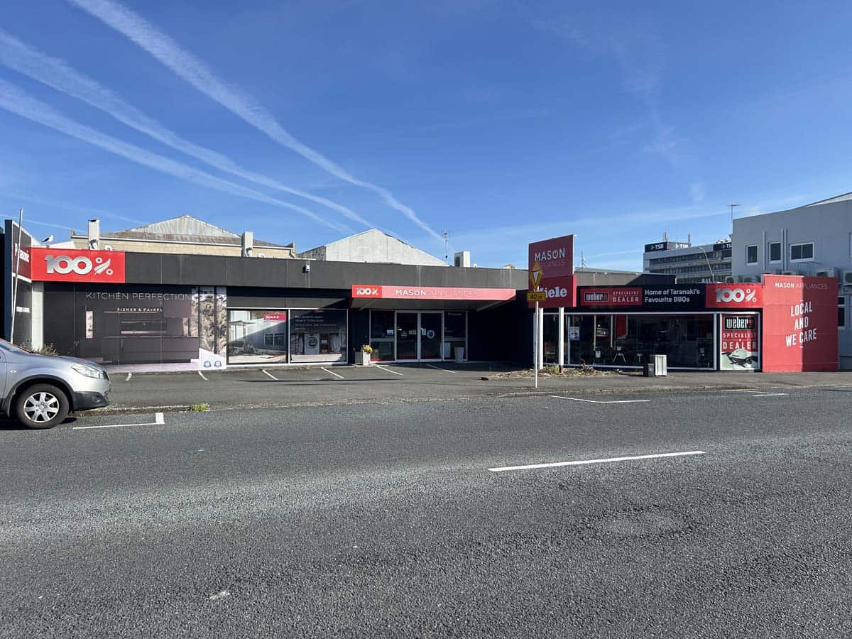 Commercial building with White Lion signage on Gill Street in Whanganui.