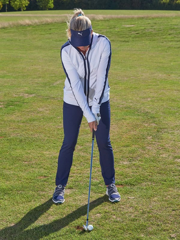 Samantha Head Awkward lies Front divot