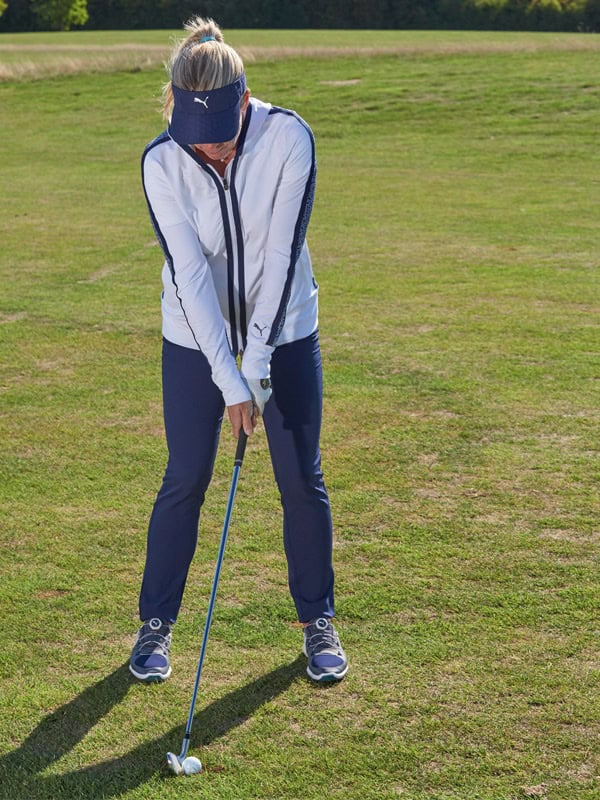 Samantha Head Awkward lies middle divot