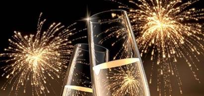 Champagne glasses & fireworks