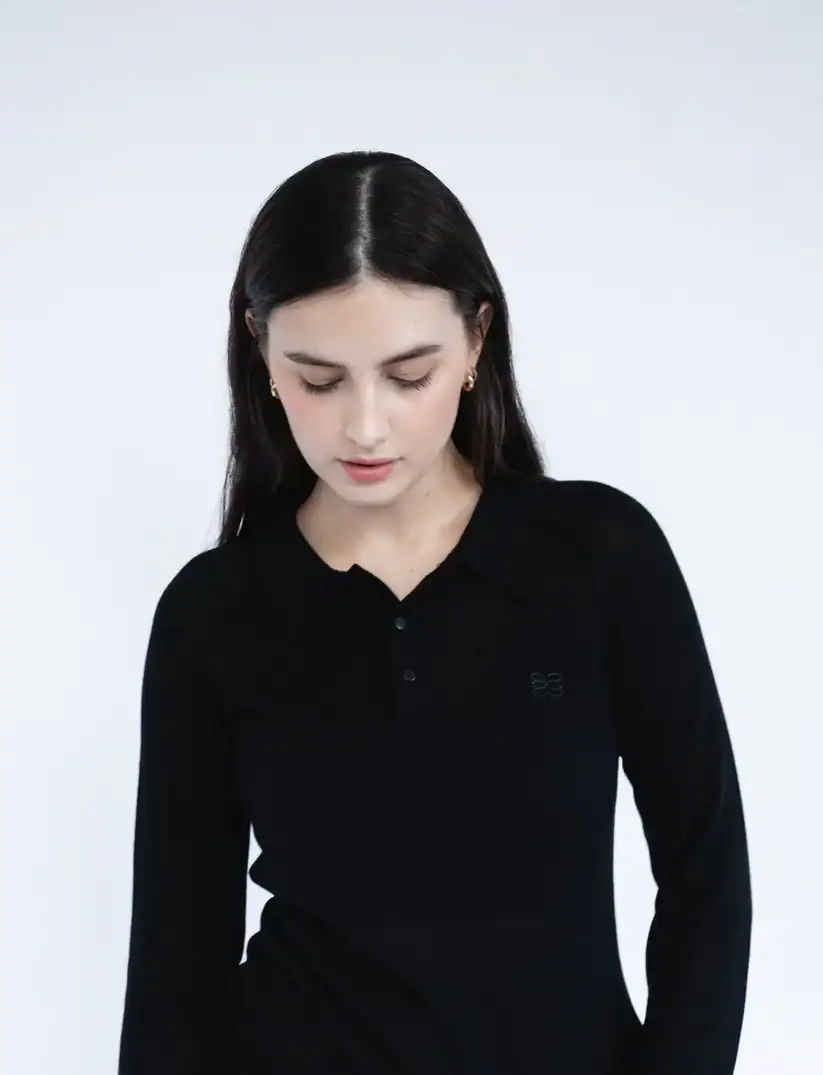 csara-raven-long-sleeved-knit-polo-black-womens-golf-knit-front1