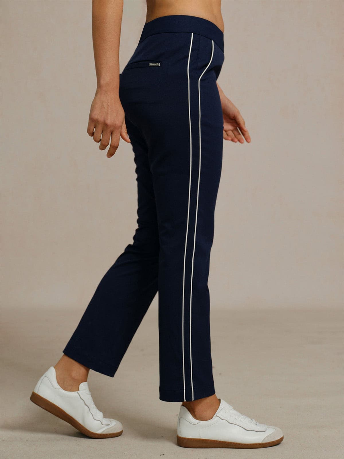 acegolfs-eagle-28-inch-performance-stretch-trimmed-ankle-pants-1-1