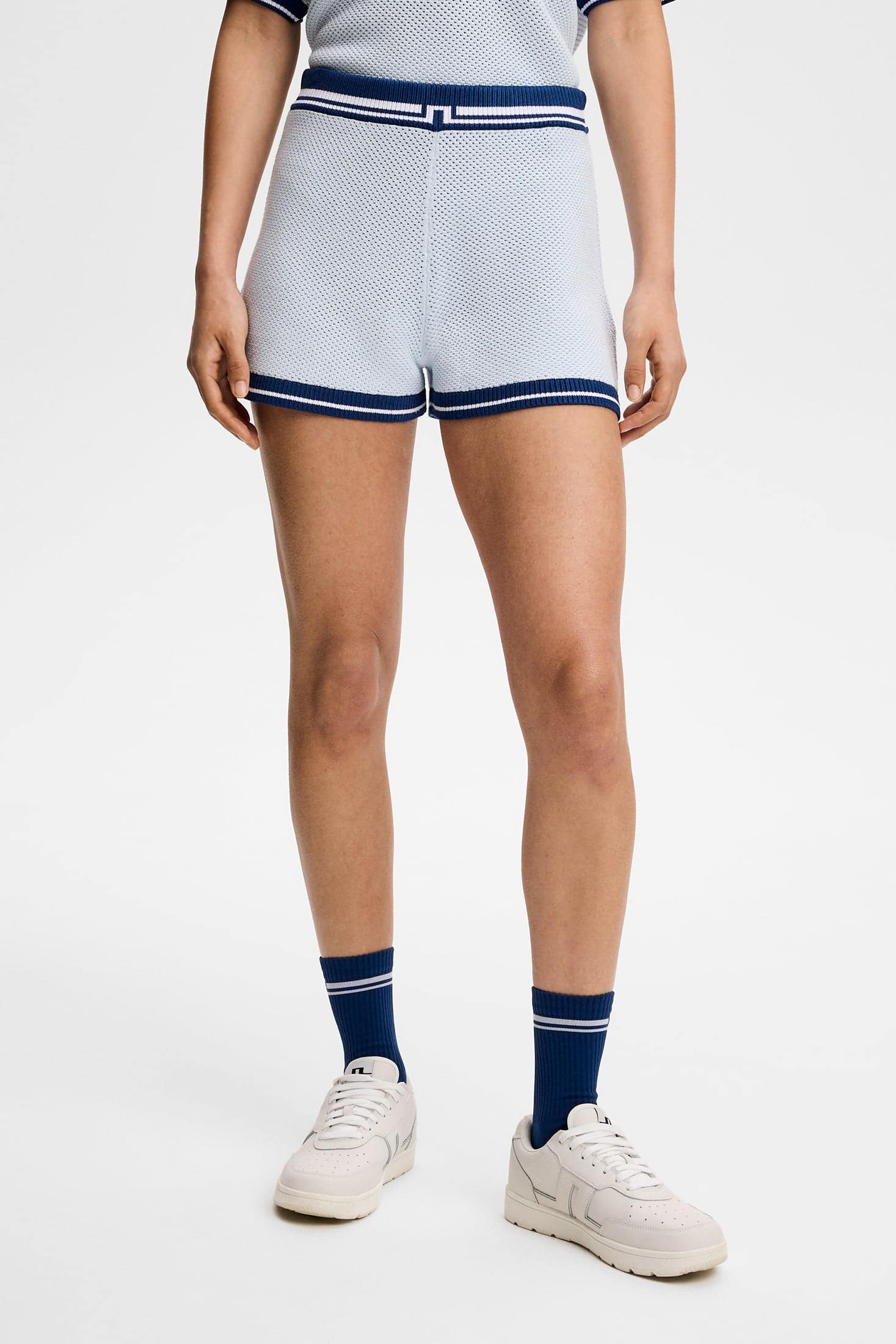 j-lindeberg-honeycomb-shorts-skywriting-1