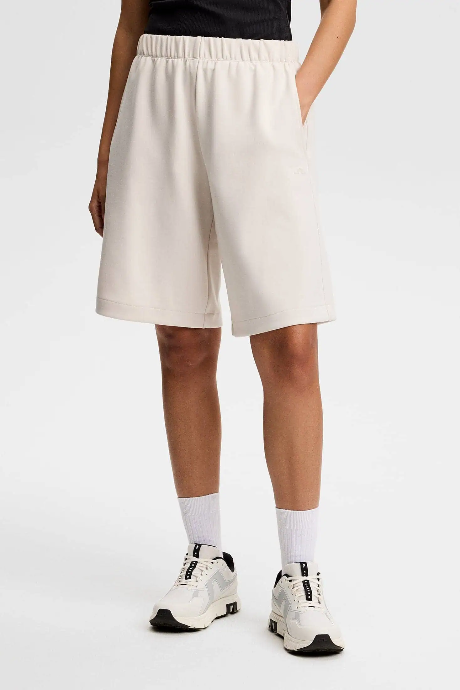 j-lindeberg-katain-jersey-shorts-moonbeam-1