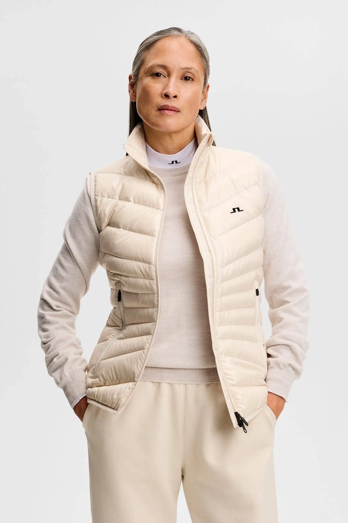 j-lindeberg-lara-light-down-vest-moonbeam-1
