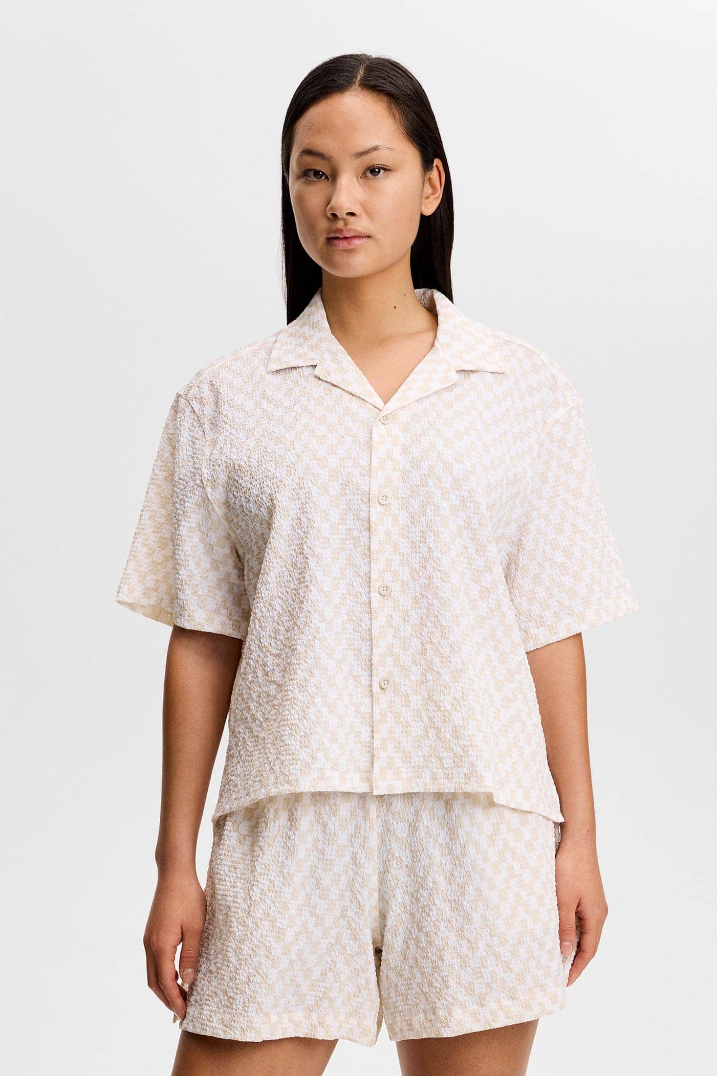 j-lindeberg-liv-crinkle-nylon-shirt-bridge-stack-moonbeam-m-1