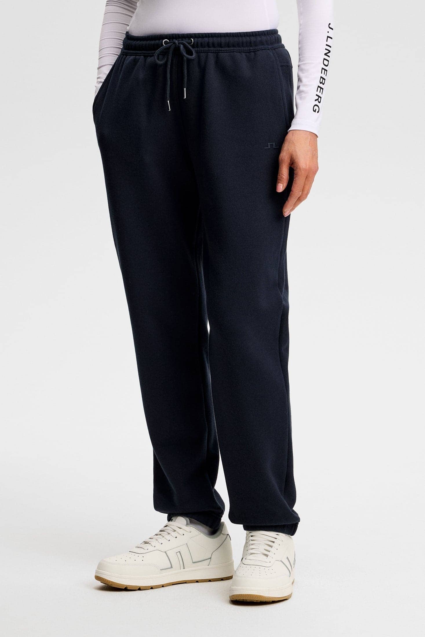 j-lindeberg-nova-pant-jl-navy-1