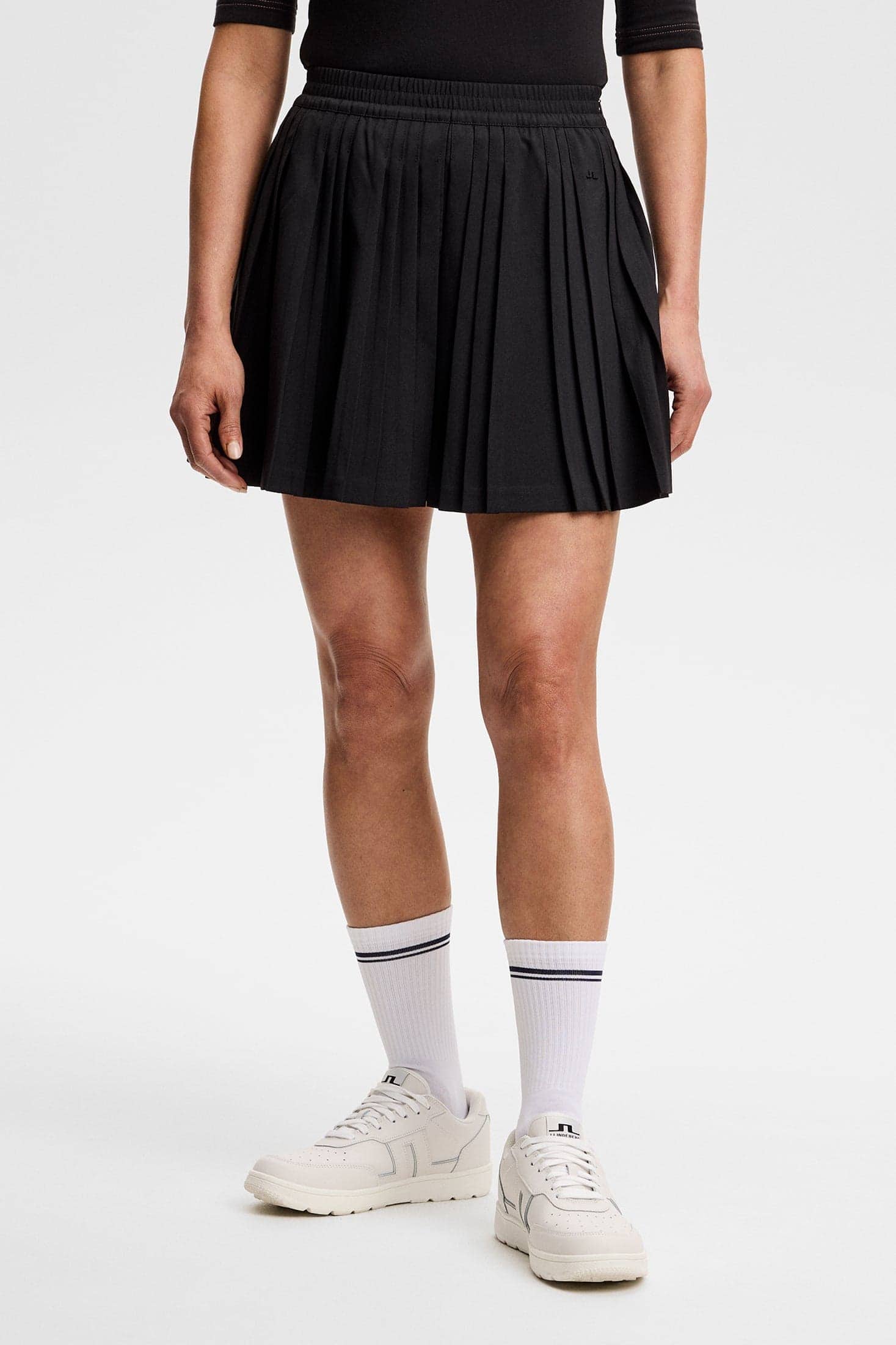 j-lindeberg-serena-skort-black-1