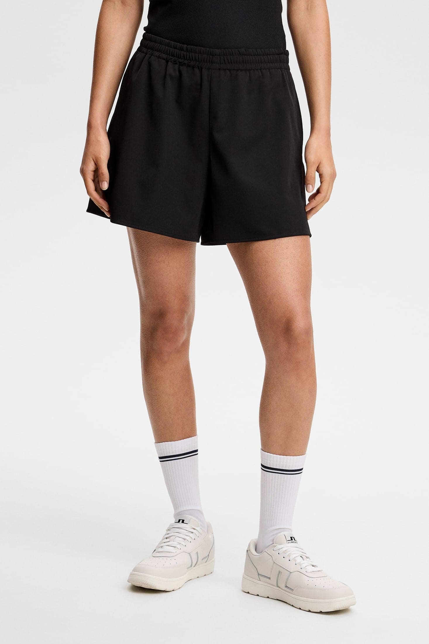j-lindeberg-shirley-short-black-1-1