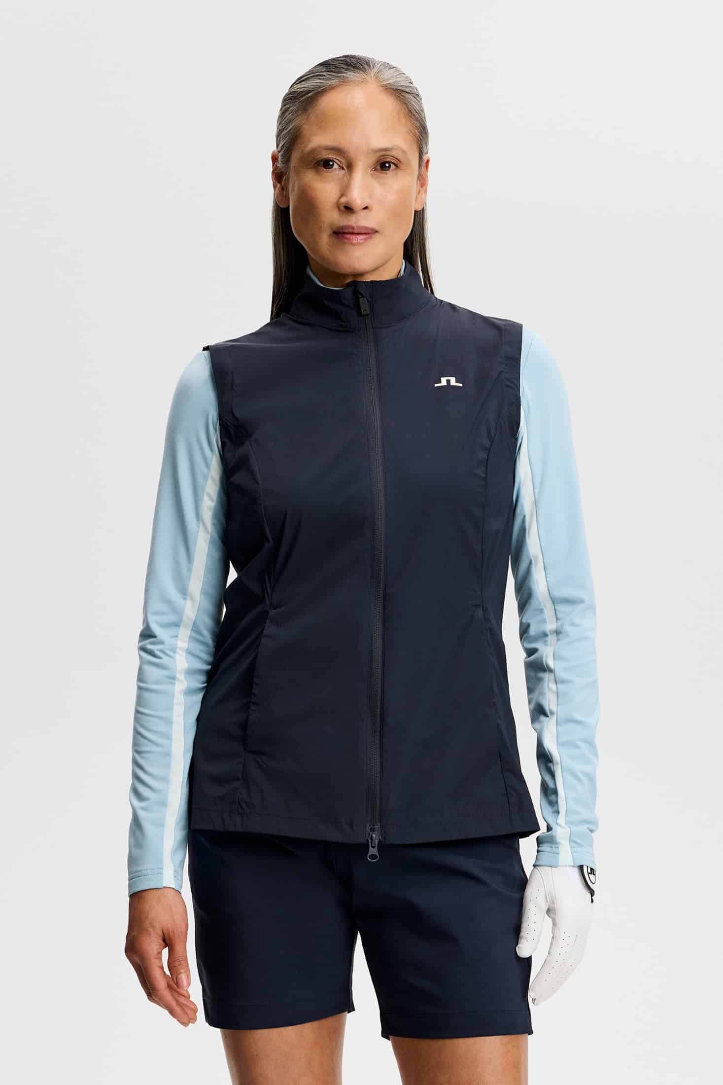 j-lindeberg-thorine-wind-packable-vest-jl-navy-1