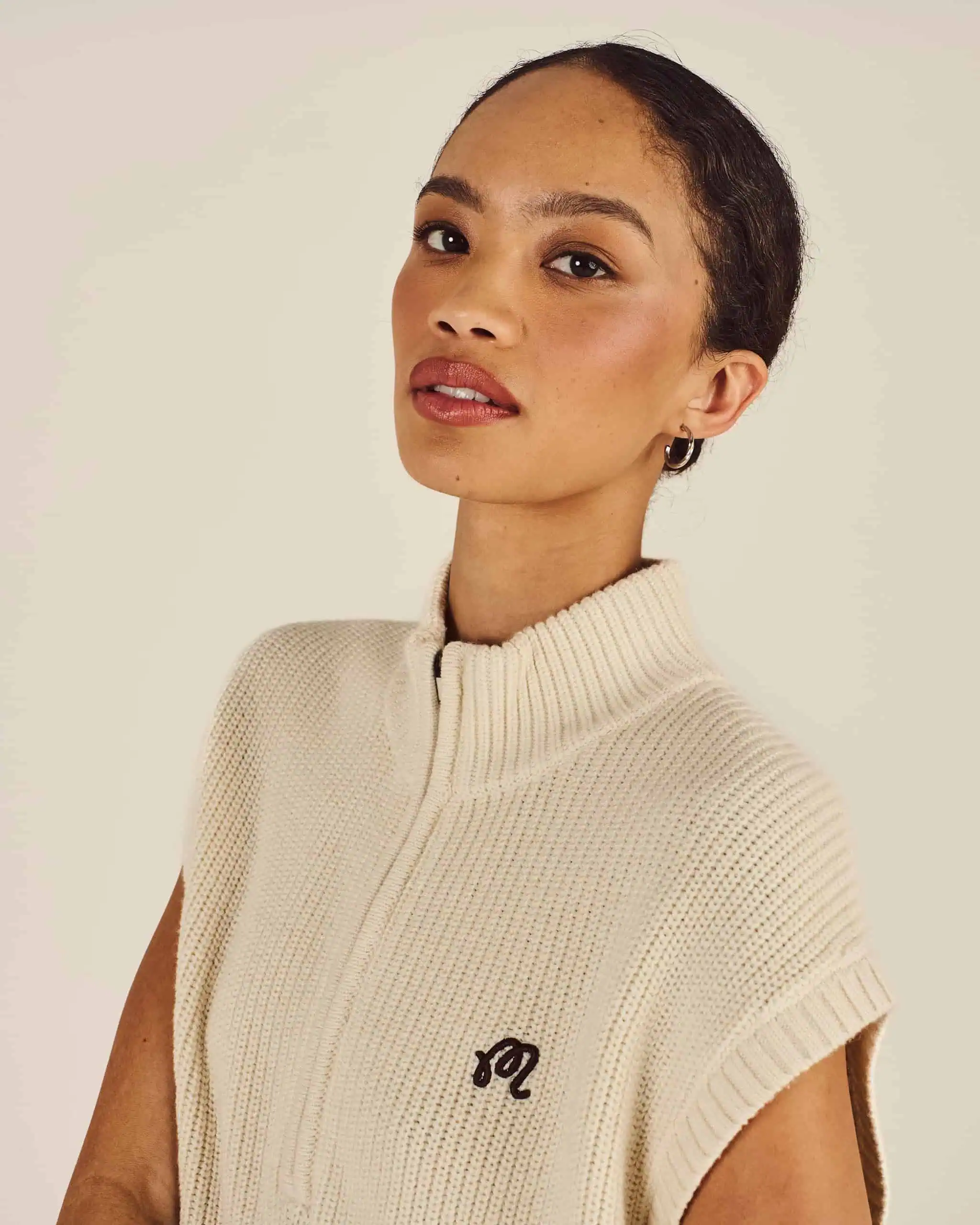 malbon-iva-sweater-vest-2