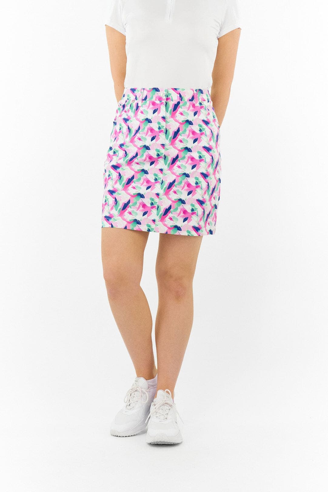 pure-golf-ladies-golf-clarity-patterned-golf-skort-portrait-of-paradise-2