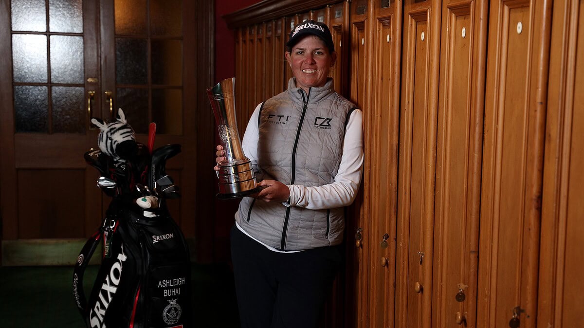 Ashleigh Buhai in the locker room with the AIG Womens Open Trophey