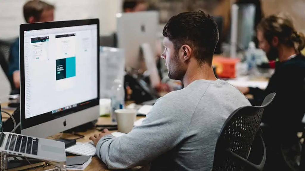 What are virtual office services and who are they for?