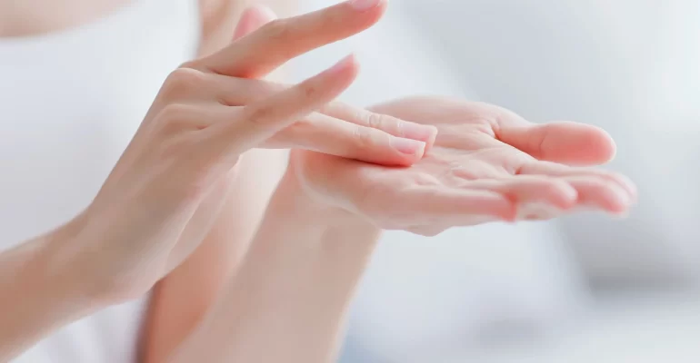 Cover_Photo_-_100_Pure_Should_You_Use_Serum_Before_Or_After_Moisturizer.jpg