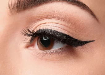 Cover_Photo_100_PURE_Choosing_the_Best_Natural_Eyeliner_for_Defined_Eyes-1.jpg