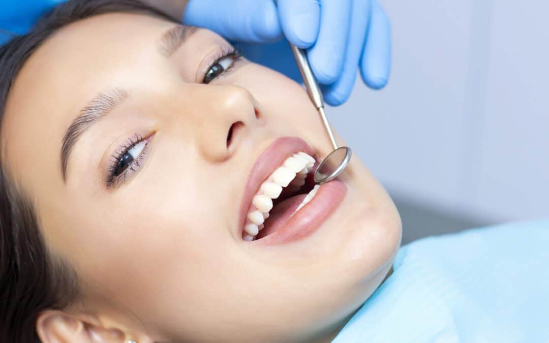 Porcelain Veneers vs Composite: Make an Informed Decision