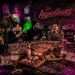 les arpenteurs - bar mystères et jeux de société scène jeux lyon