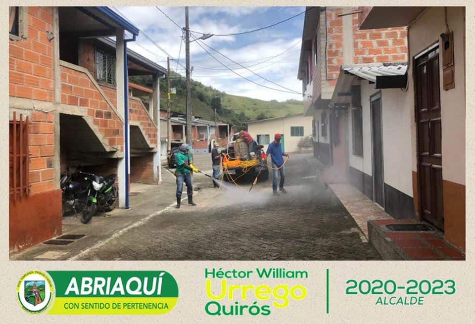 Desinfección en las calles de Abriaquí
